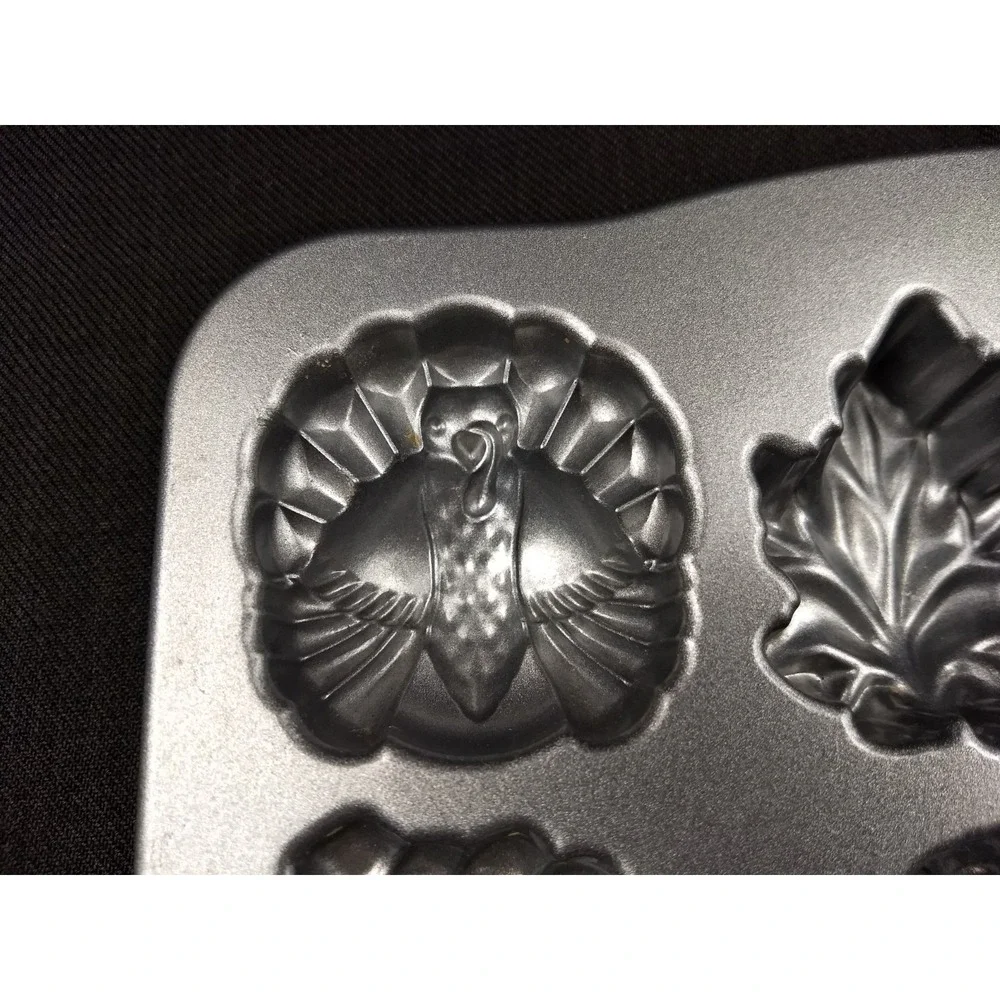 Nordic Ware Autumn Cakelet Baking Pan Pumpkin Turkey Leaf Acorn Non Stick NEW